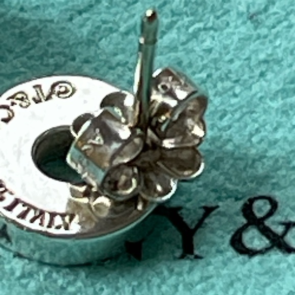 NON NEGOTIABLE 💯% AUTHENTIC TIFFANY 1837 ⭕️ CIRCLE EARRINGS - Picture 7 of 11